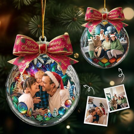 Personlig akrylfoto-ornament med familie i julesløyfe